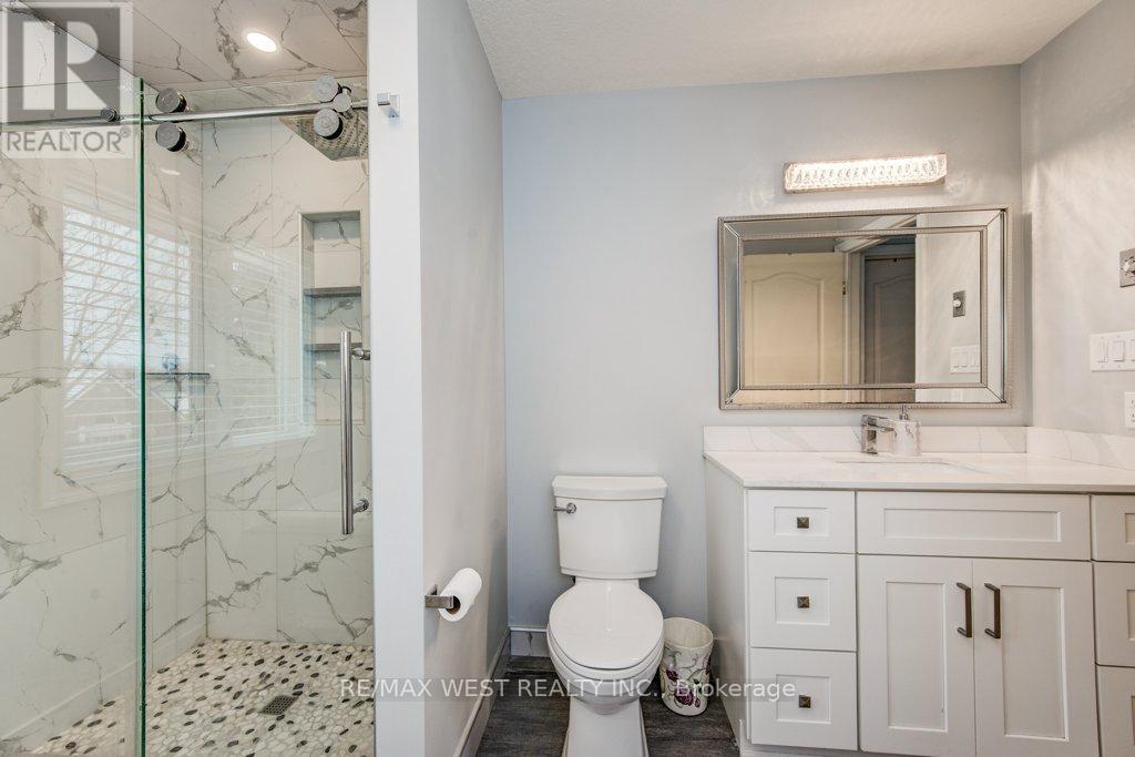 610 Stonebury Crescent Property Photo 28