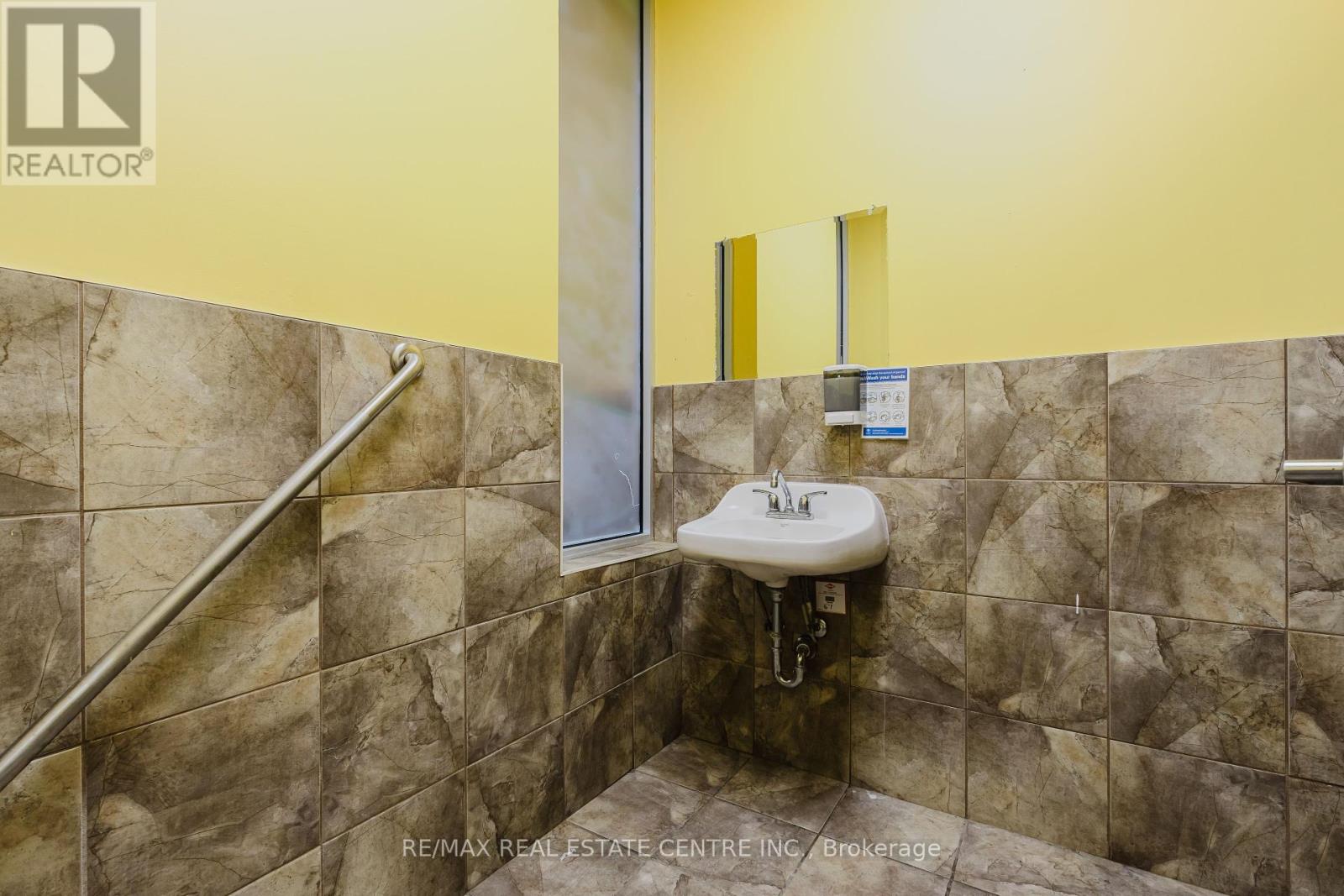 B1 - 535 Saginaw Parkway Property Photo 14