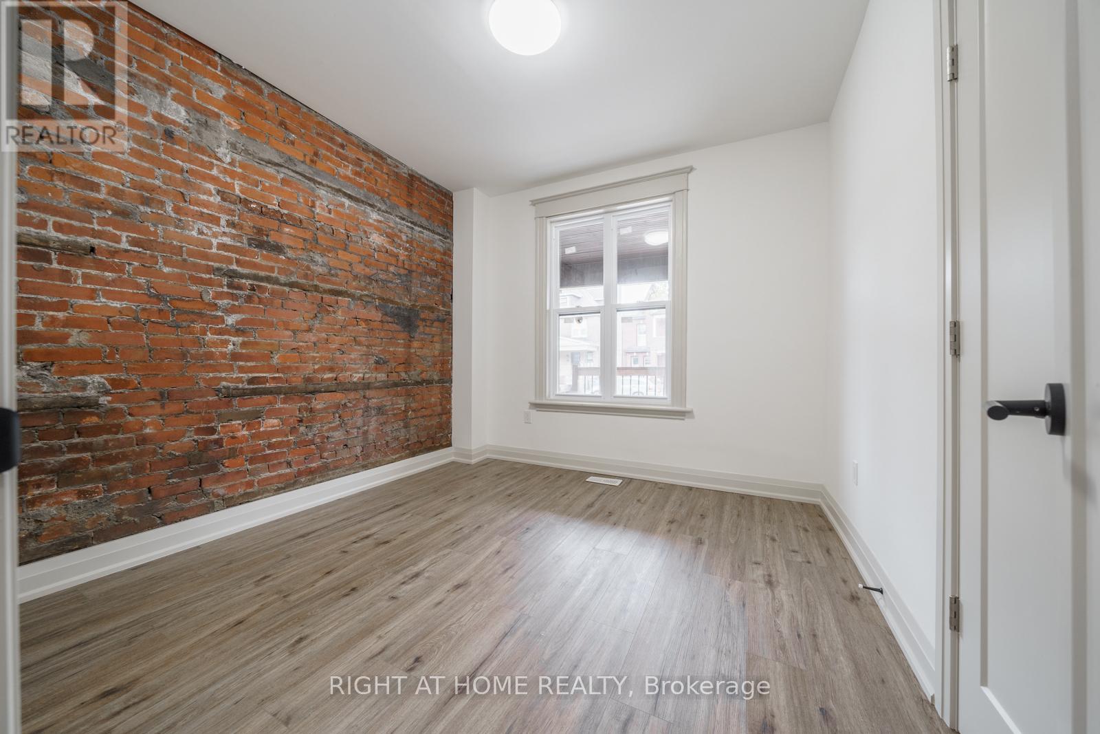 105 Aikman Avenue Property Photo 26