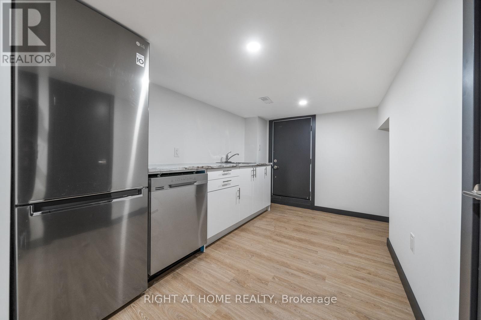 105 Aikman Avenue Property Photo 32