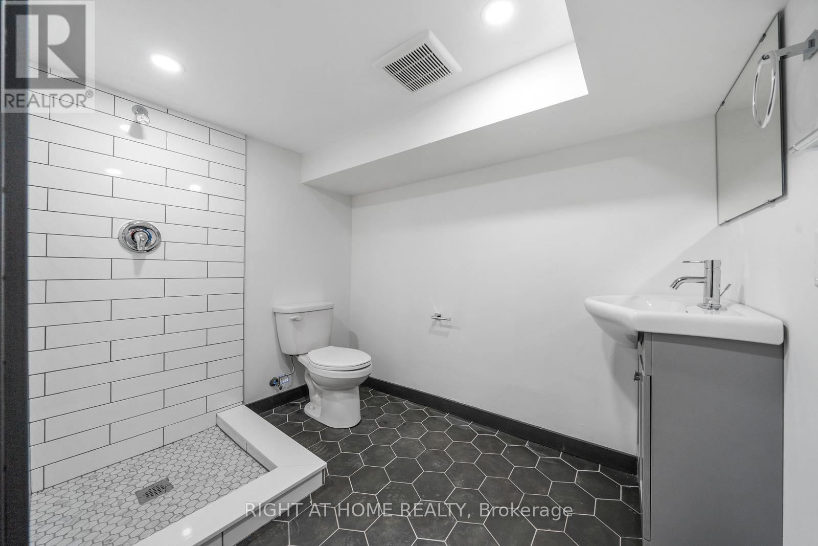 105 Aikman Avenue Property Photo 36