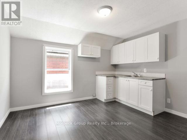186 Sherman Avenue N Property Photo 10