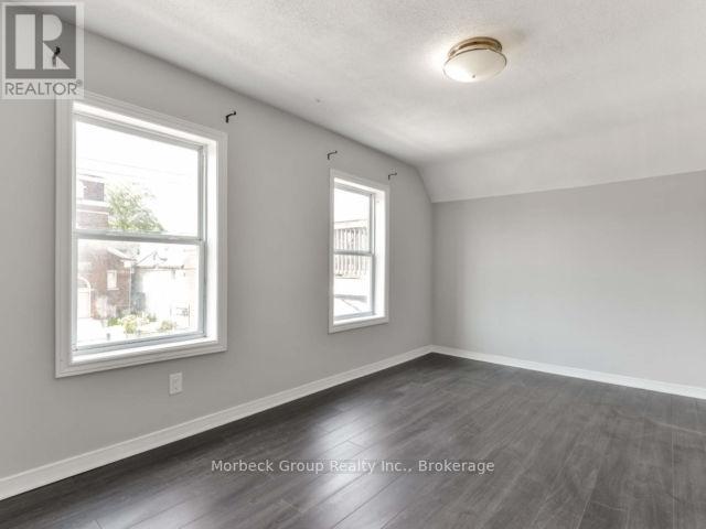 186 Sherman Avenue N Property Photo 12