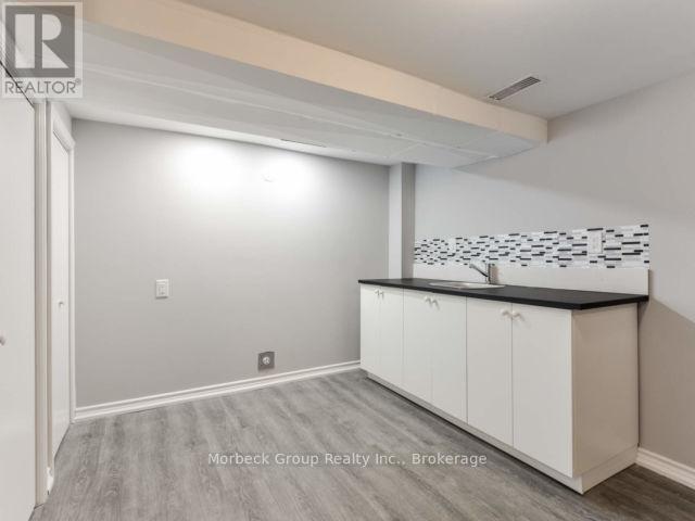 186 Sherman Avenue N Property Photo 17