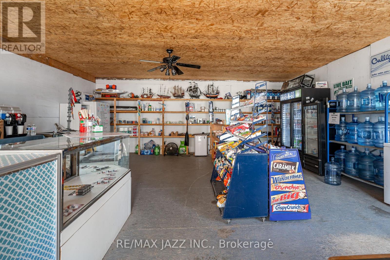 1087 Island View Drive Property Photo 3