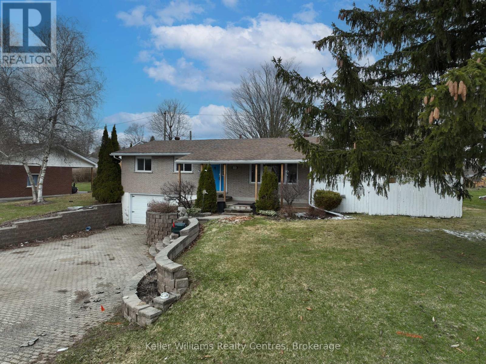 470 7th Street Property Photo 2