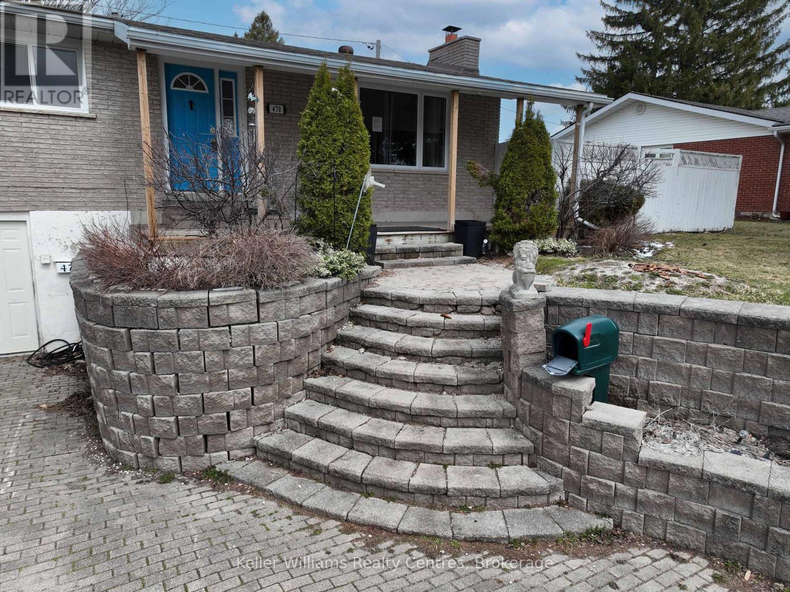 470 7th Street Property Photo 4