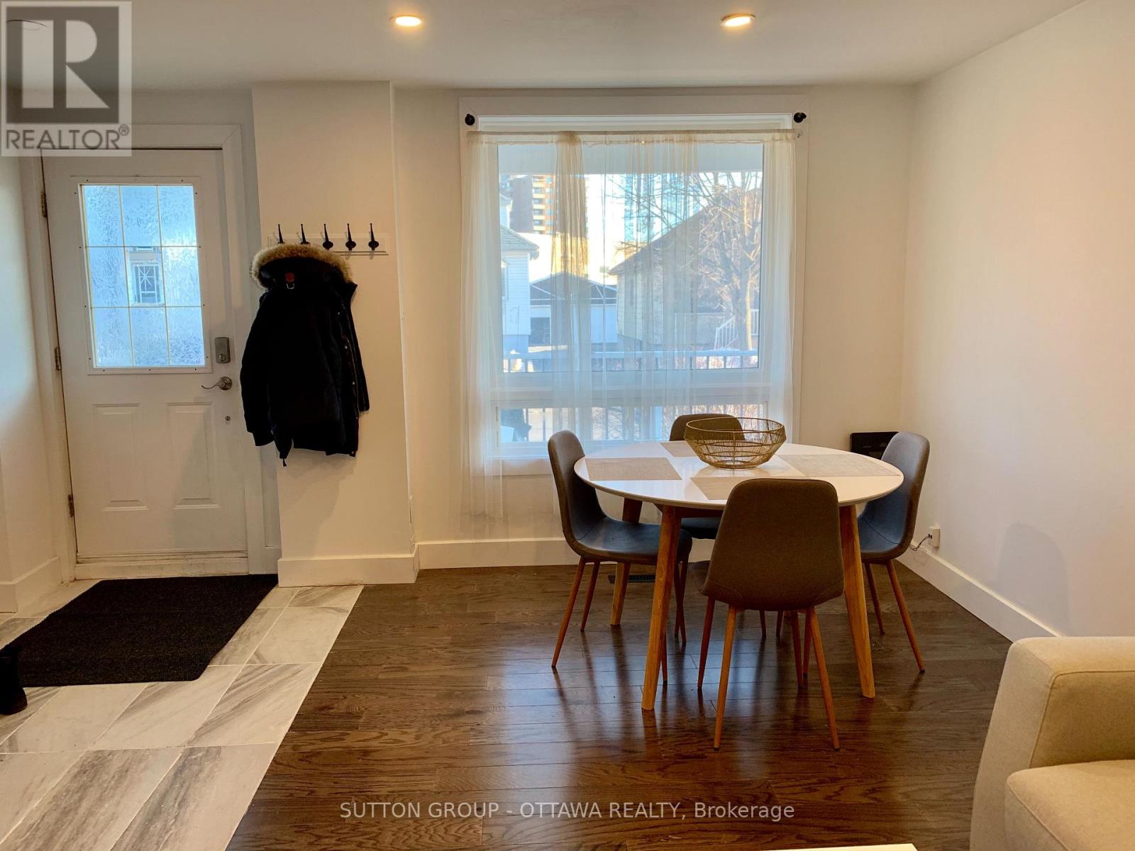 323 Montfort Street Property Photo 4