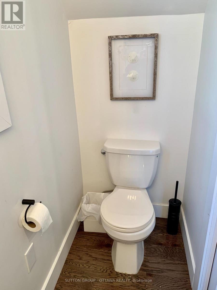 323 Montfort Street Property Photo 12