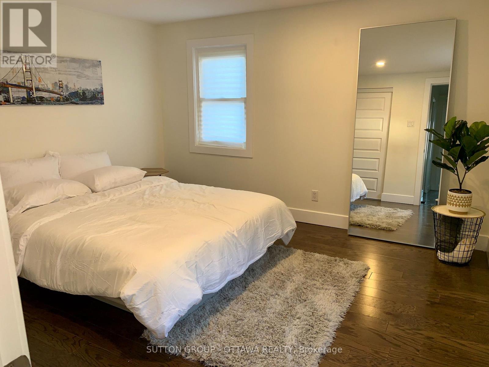 323 Montfort Street Property Photo 15