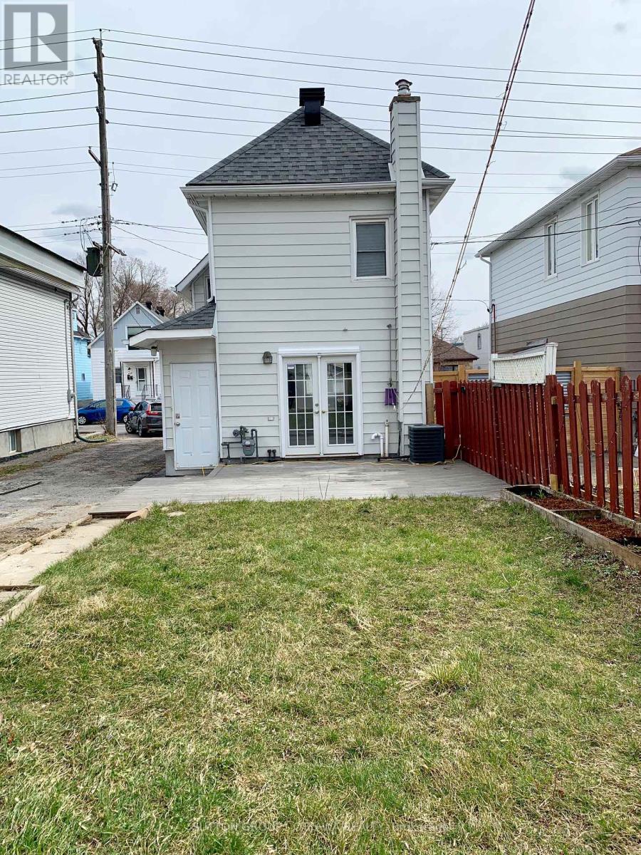 323 Montfort Street Property Photo 24