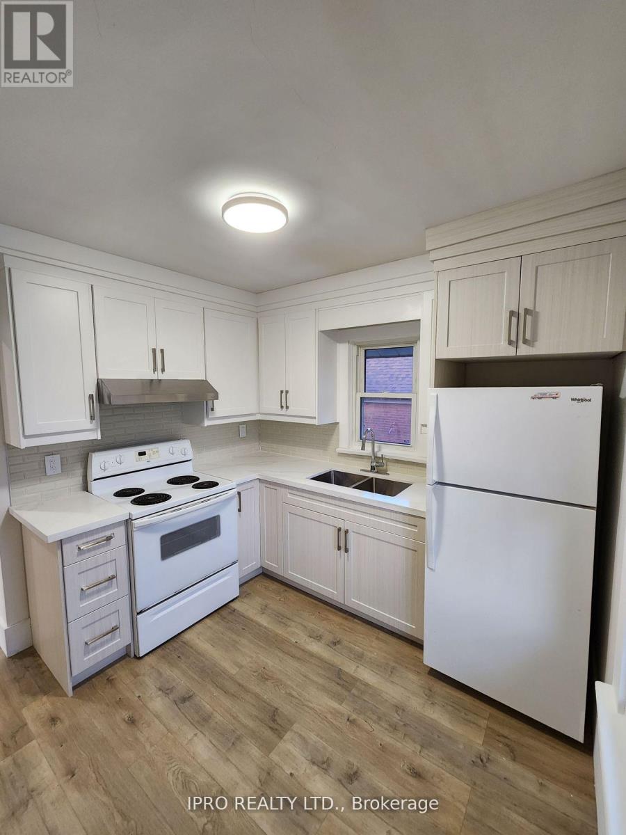 3 - 346 Queenston Street Property Photo 2