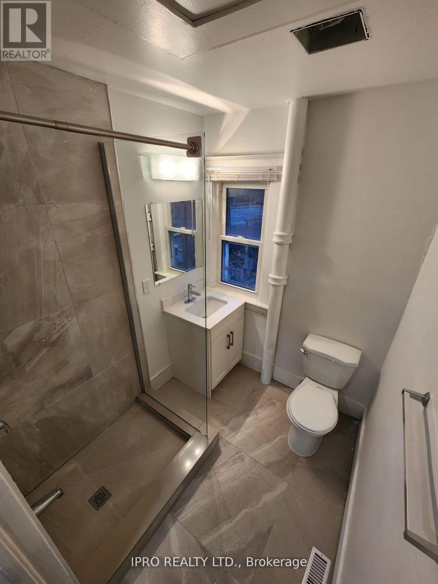 3 - 346 Queenston Street Property Photo 5