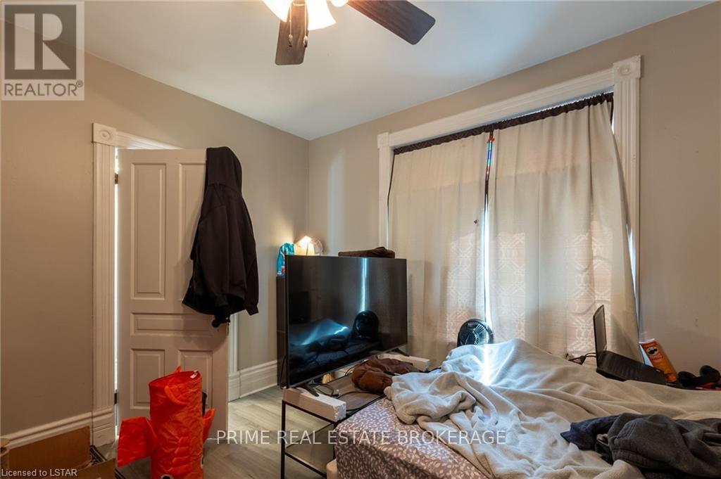 86 Givins Street Property Photo 7