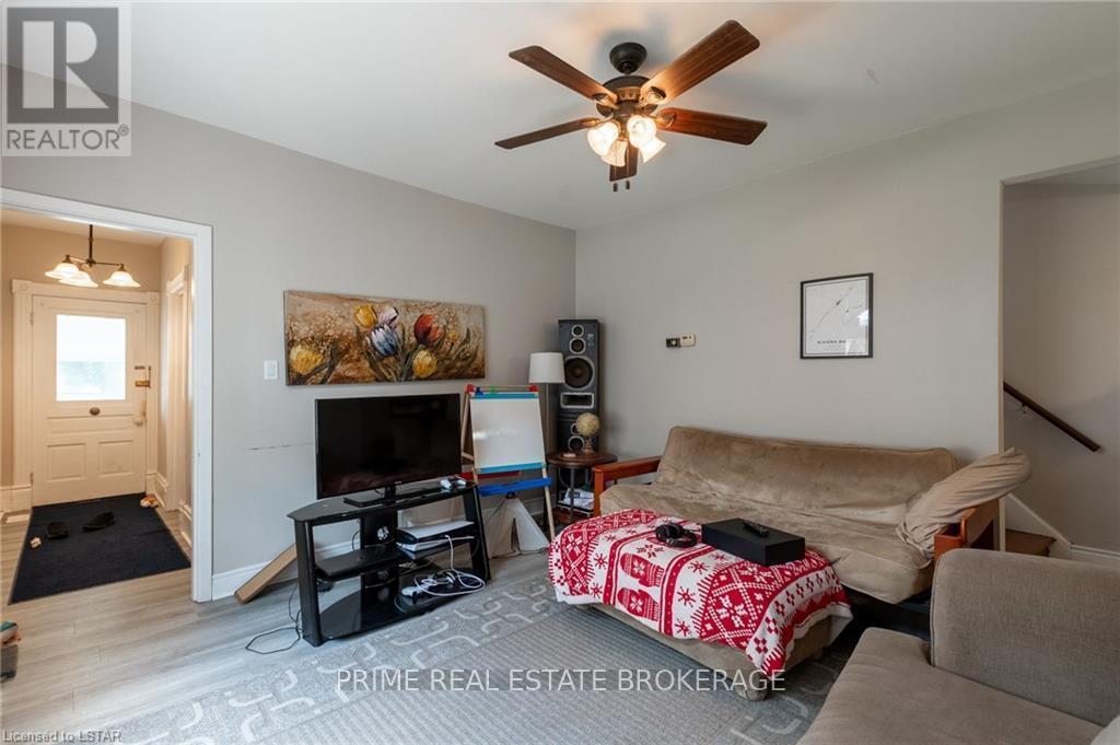 86 Givins Street Property Photo 9