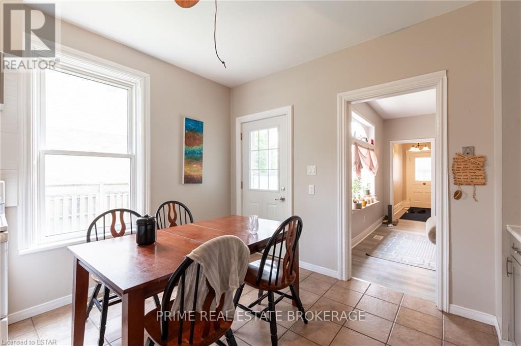 86 Givins Street Property Photo 14