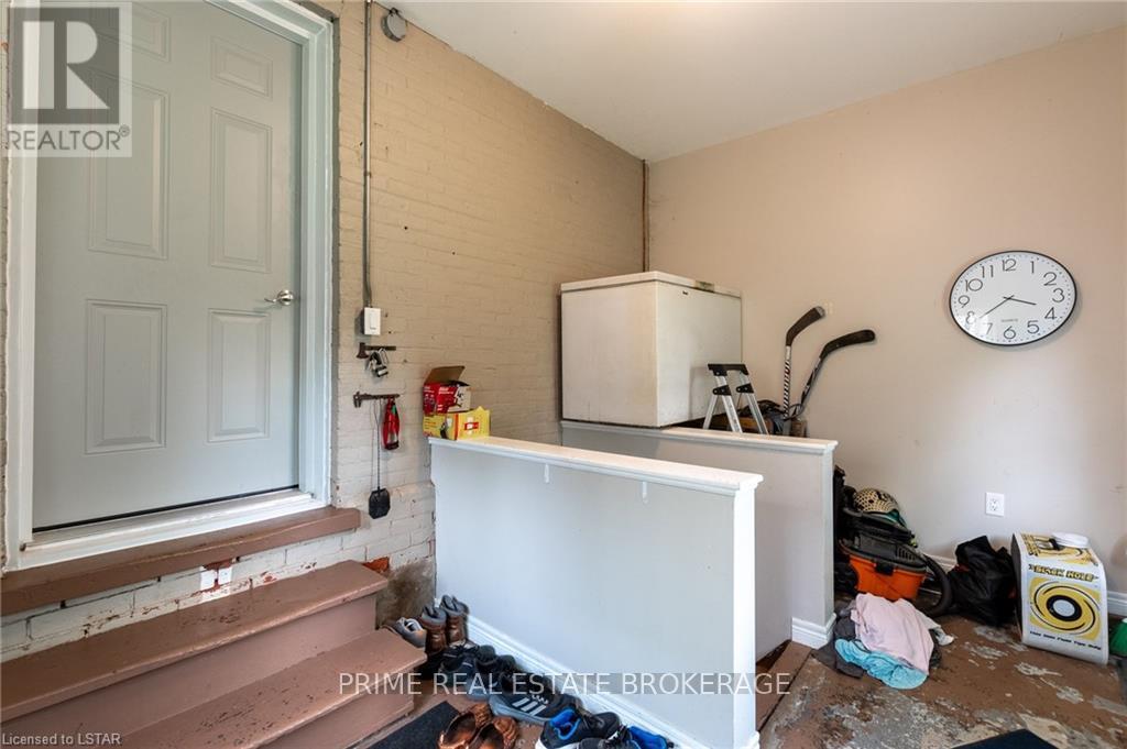 86 Givins Street Property Photo 17