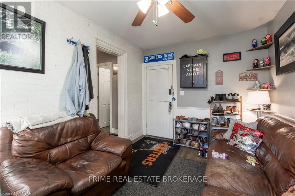 86 Givins Street Property Photo 21
