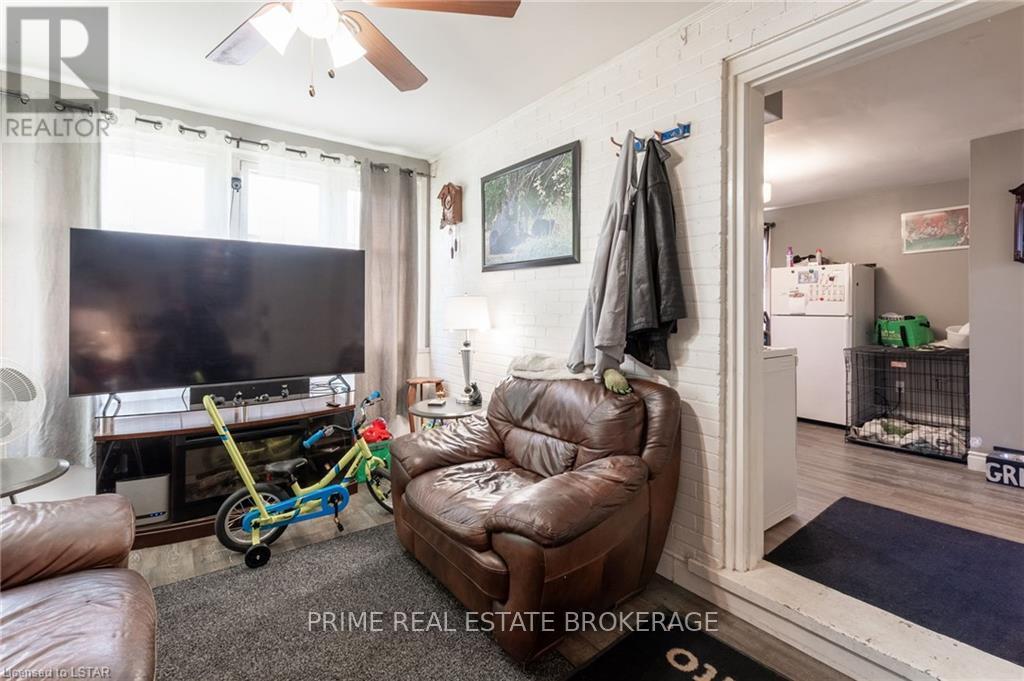 86 Givins Street Property Photo 23
