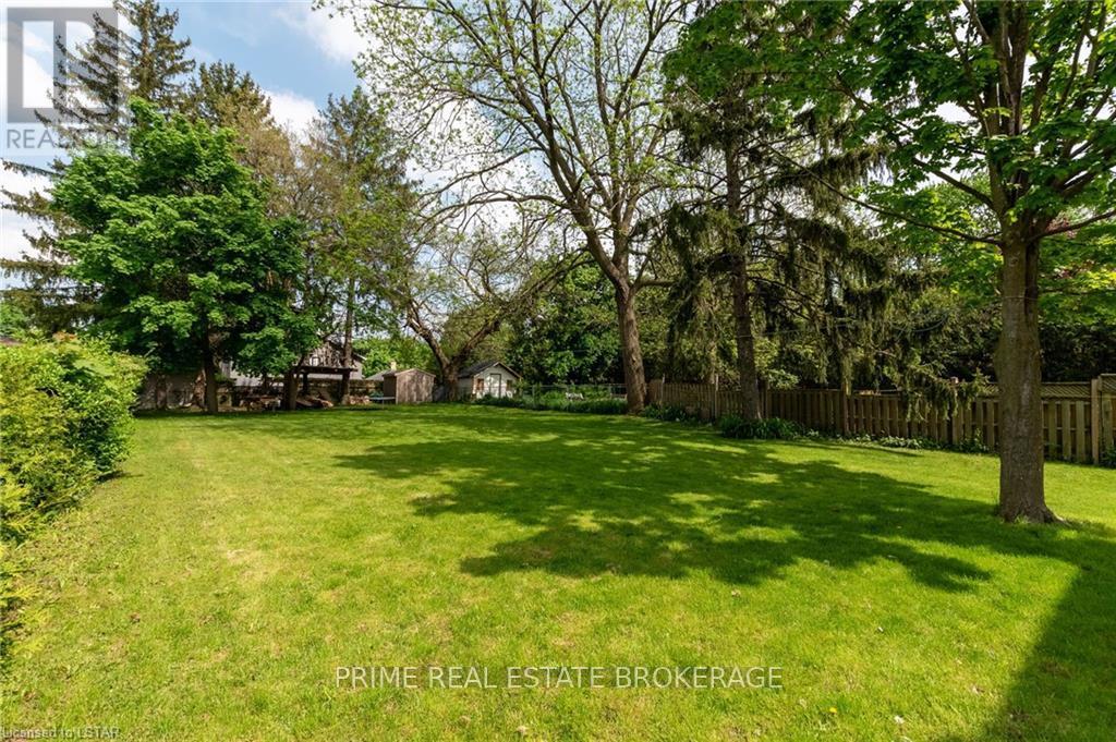 86 Givins Street Property Photo 31