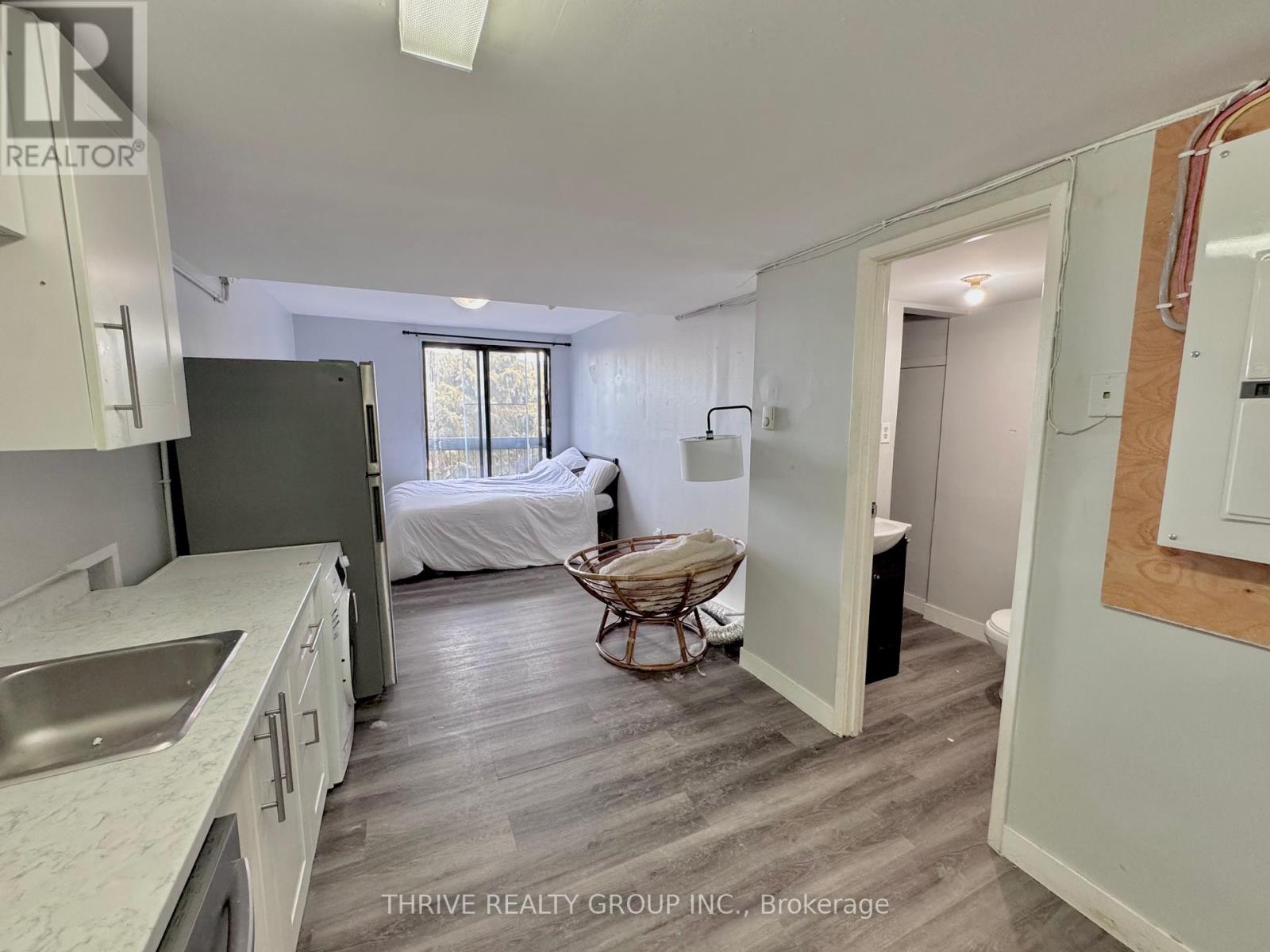 310 - 91 Thames Street S Property Photo 2