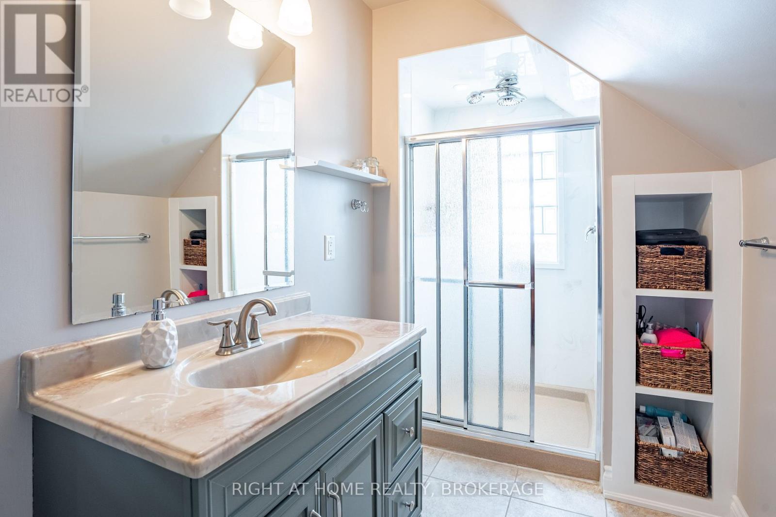 6 32nd Street E Property Photo 7