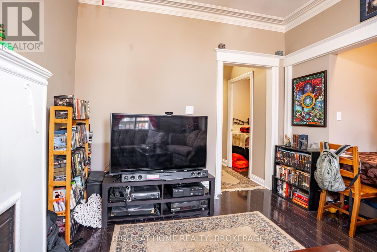6 32nd Street E Property Photo 10