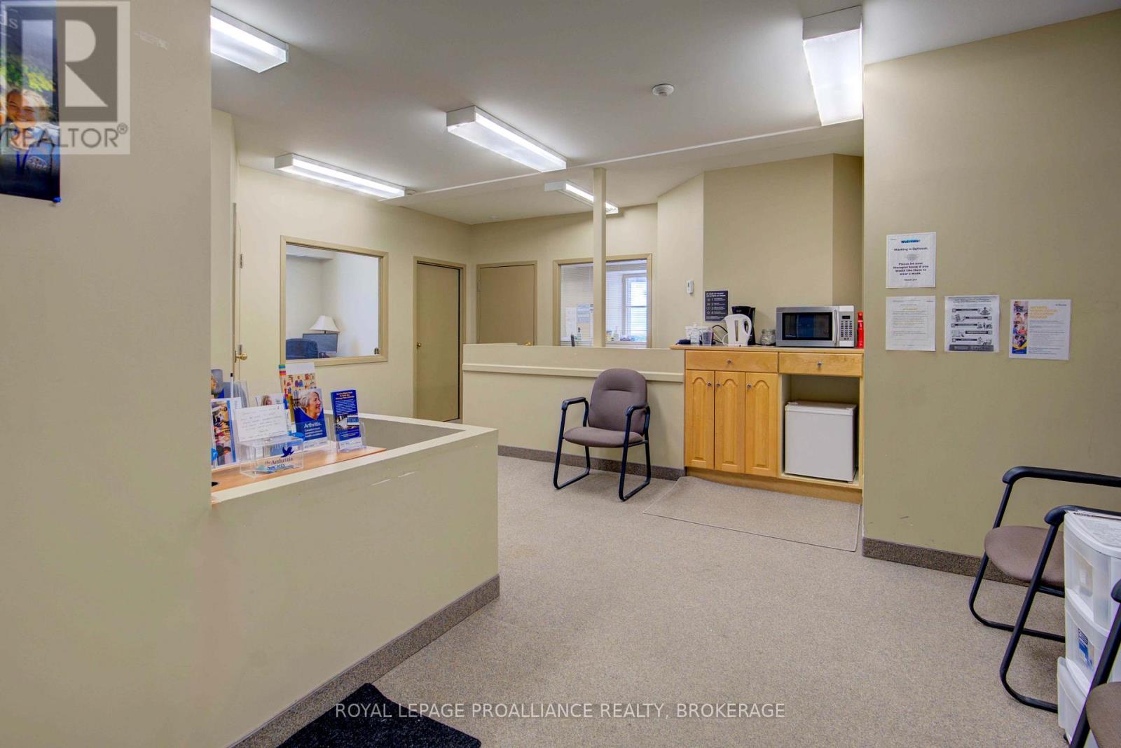 100 - 308 Wellington Street Property Photo 25
