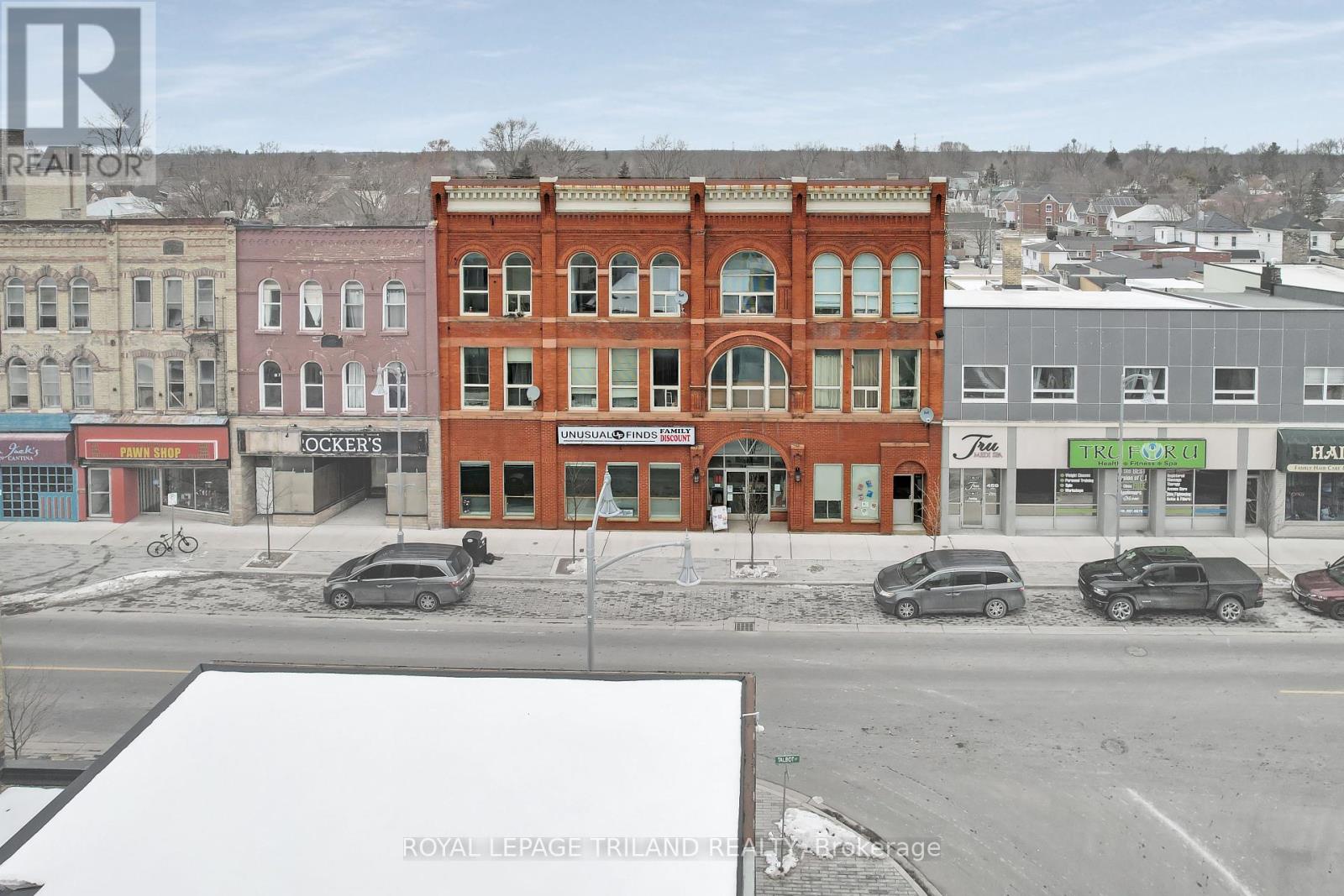 449 Talbot Street Property Photo 3