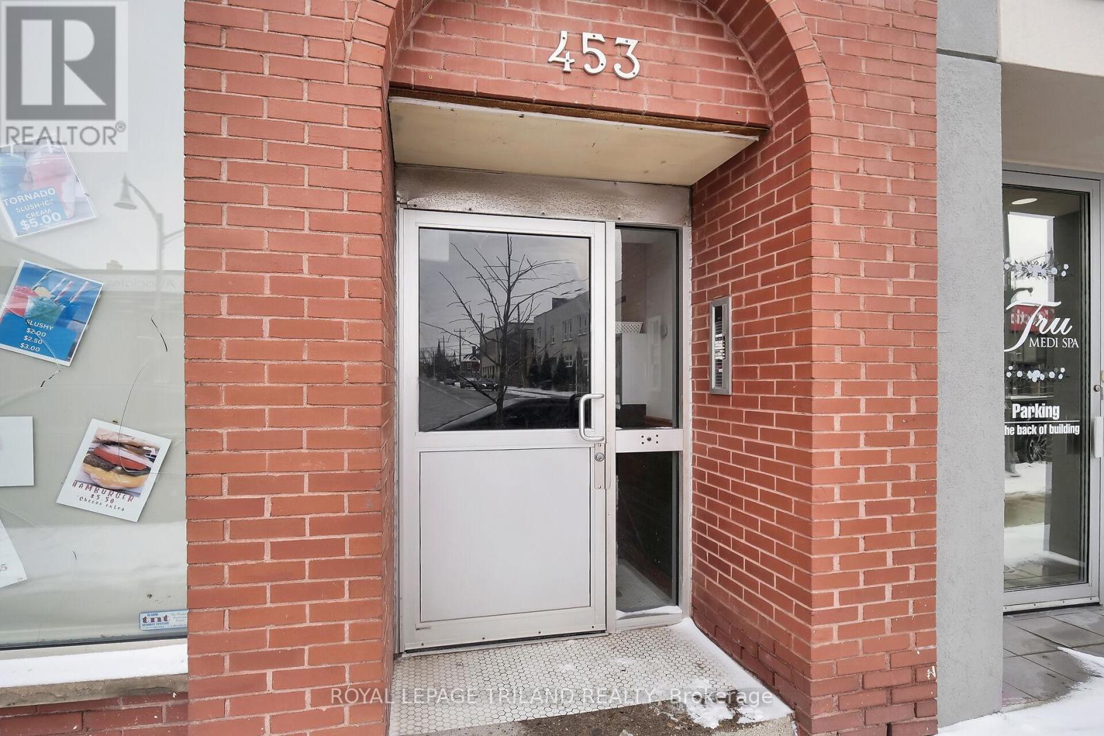 449 Talbot Street Property Photo 12