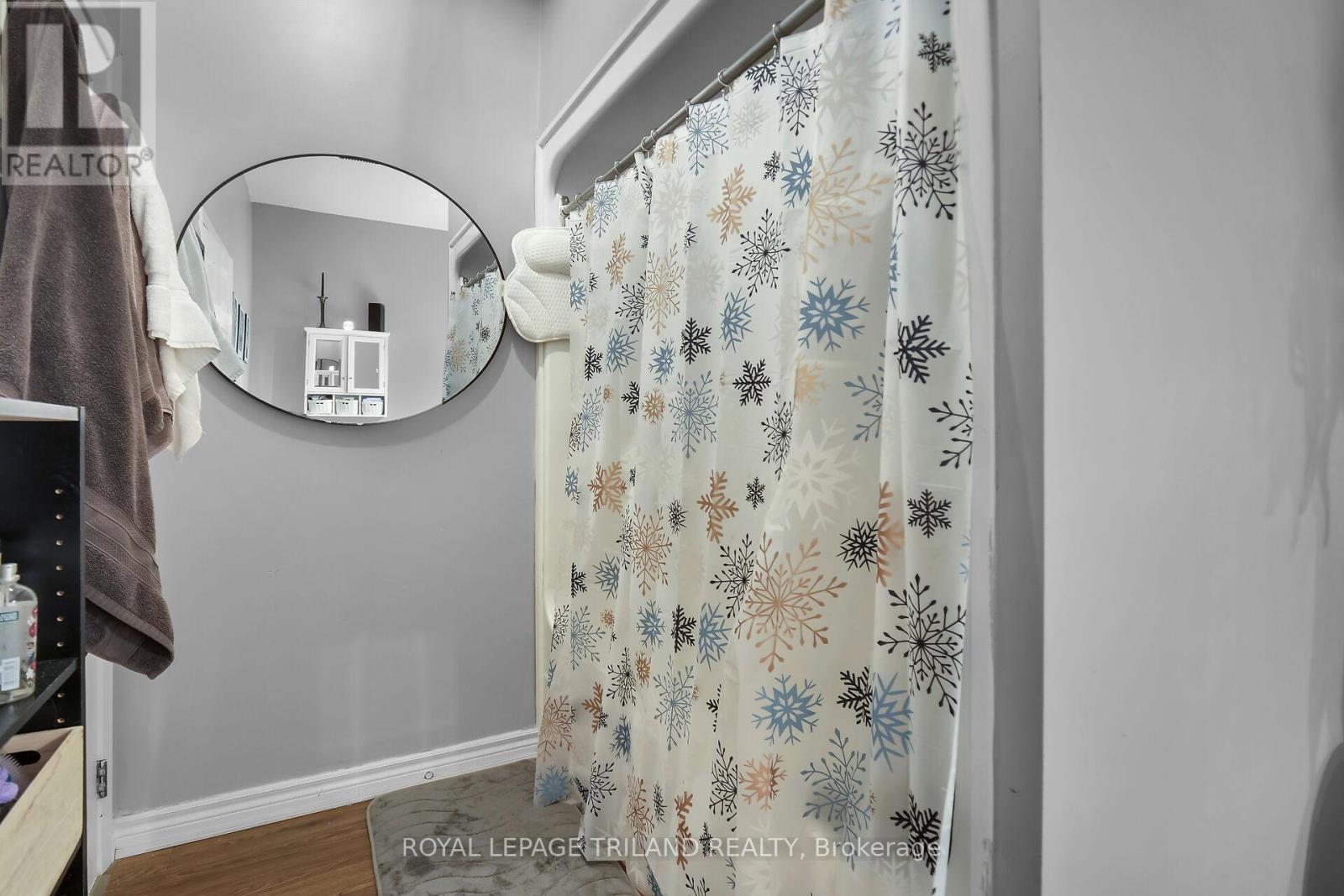 449 Talbot Street Property Photo 23