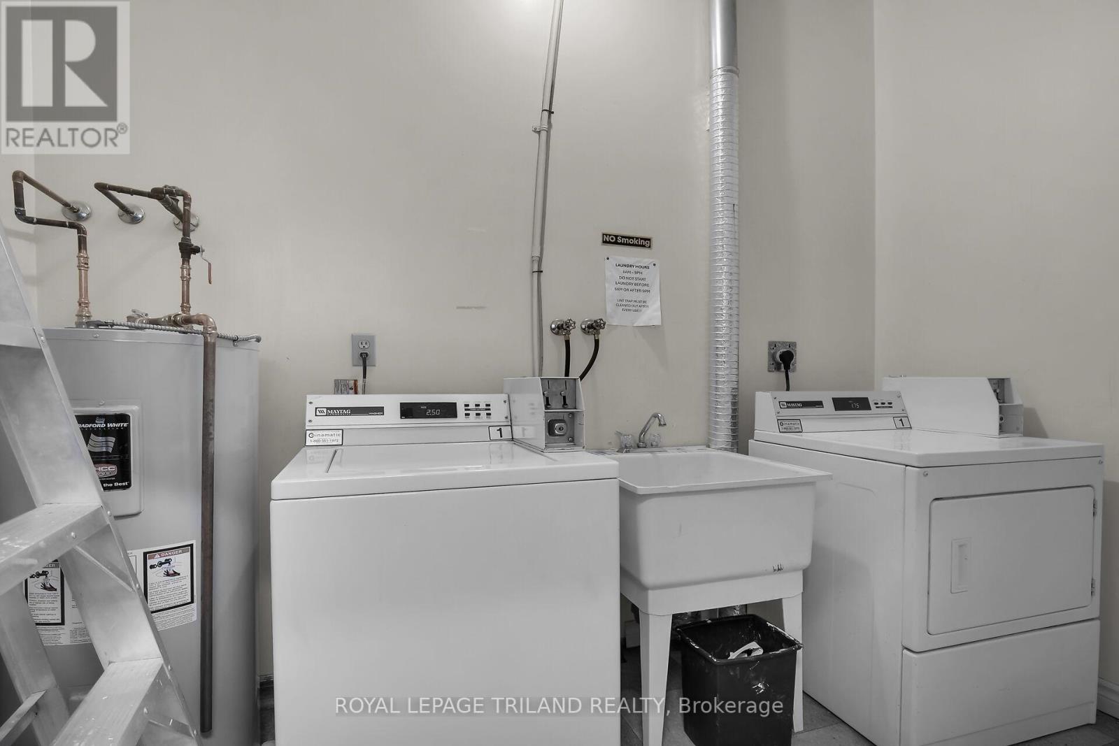 449 Talbot Street Property Photo 27