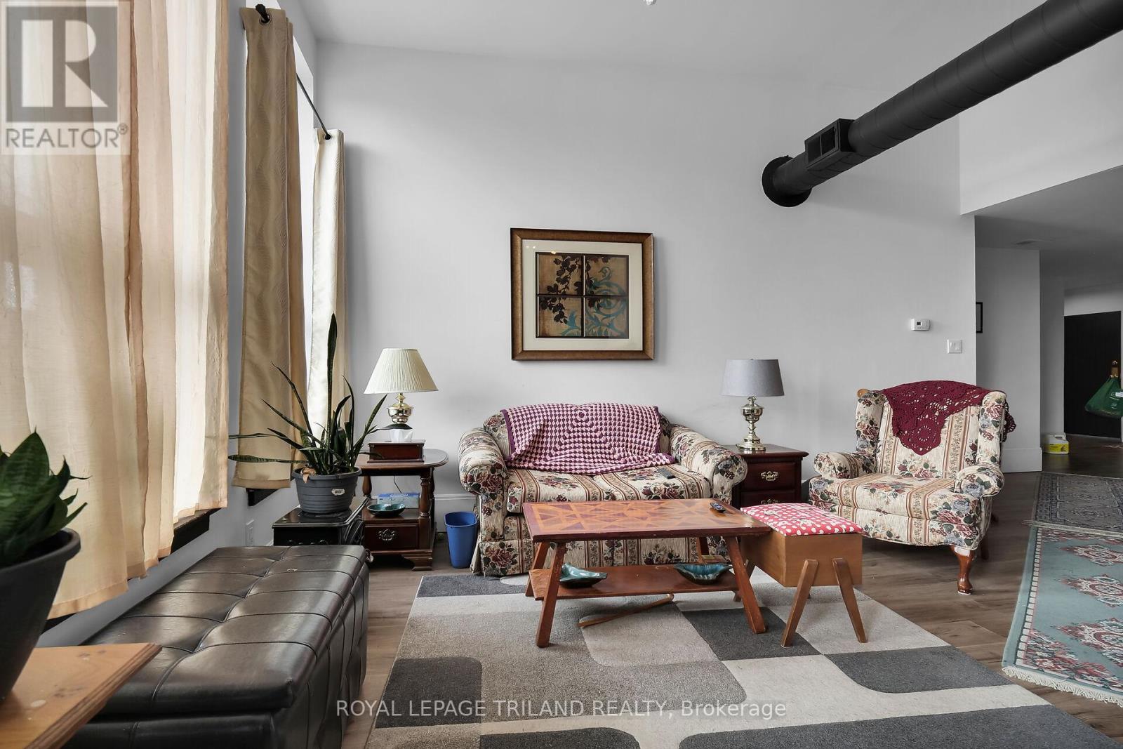 449 Talbot Street Property Photo 14