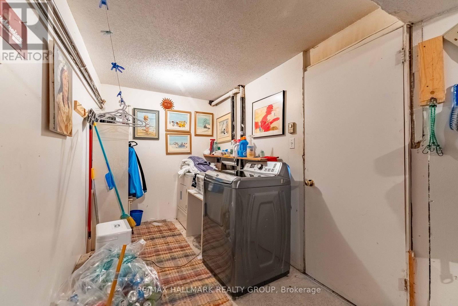 1111 Main Street E Property Photo 28