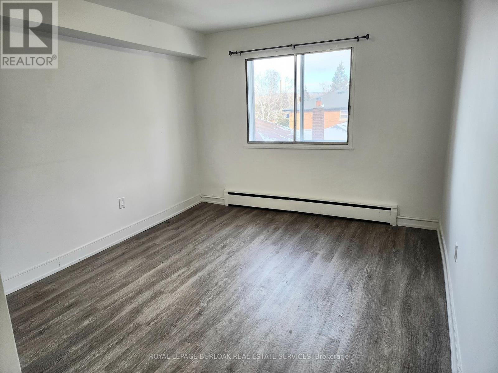 7 - 10 West Park Avenue Property Photo 5