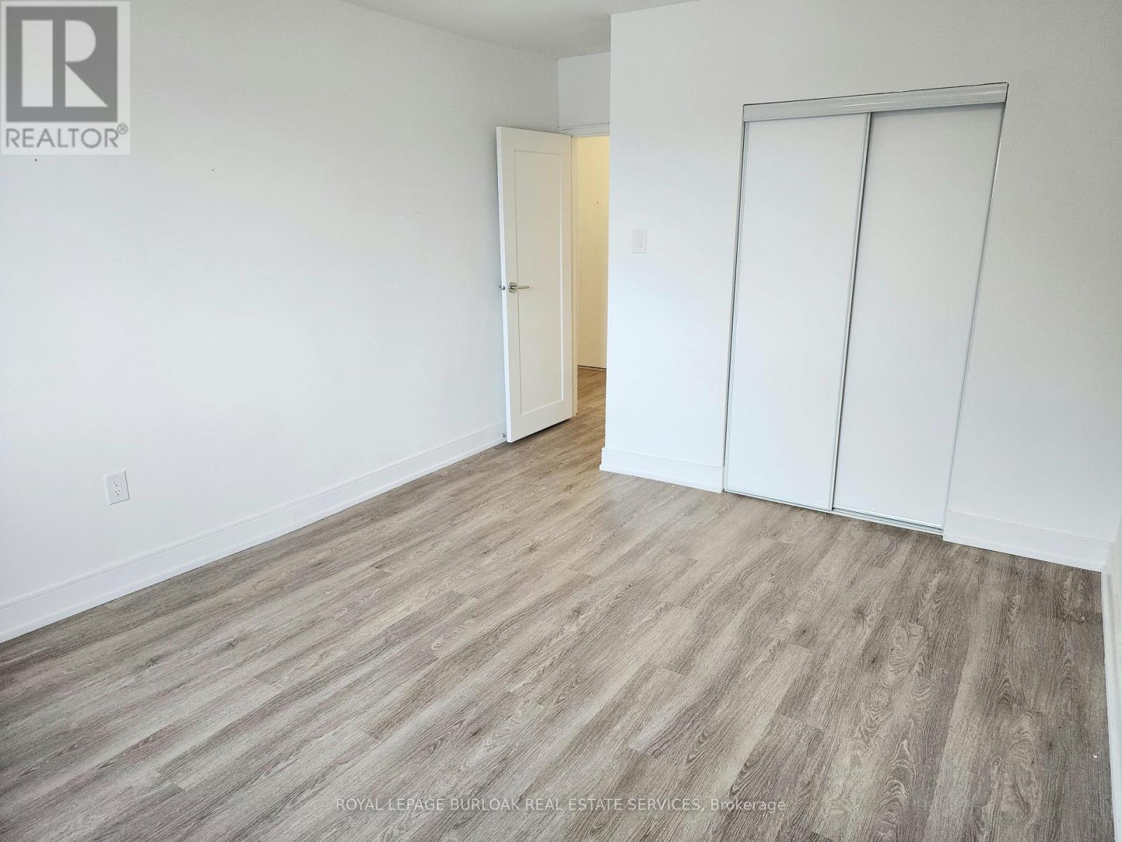 7 - 10 West Park Avenue Property Photo 6