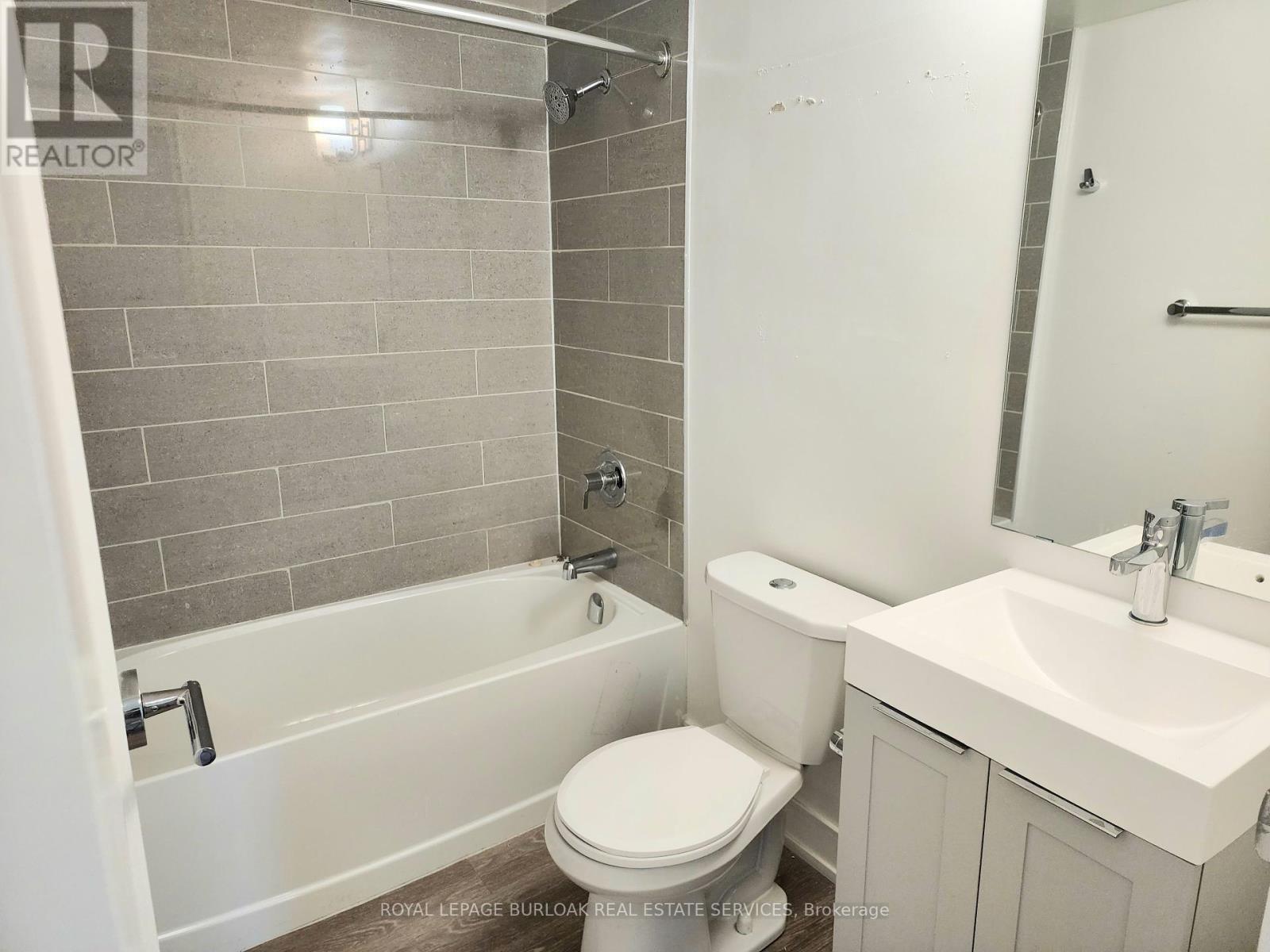 7 - 10 West Park Avenue Property Photo 7