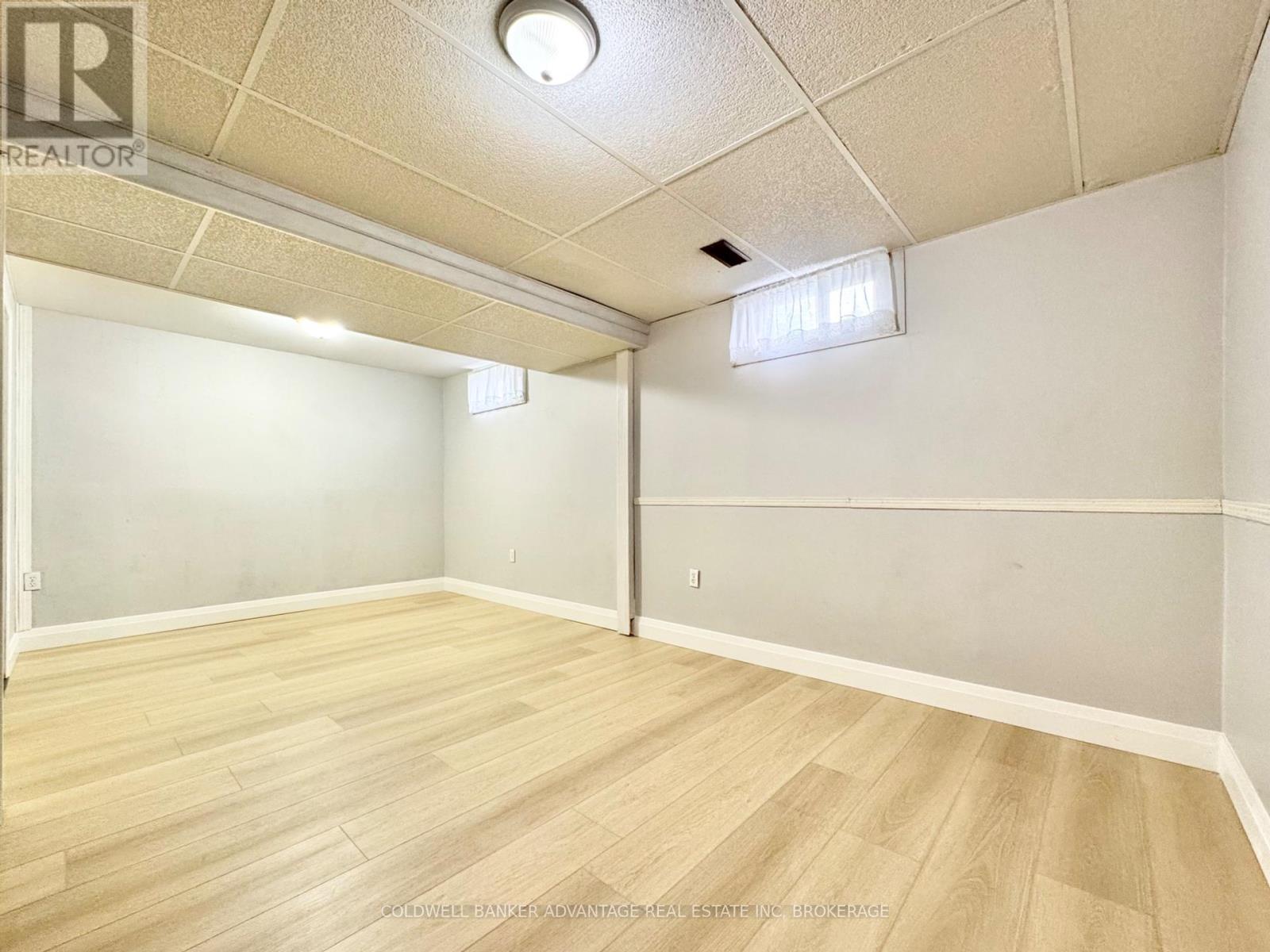 37 Mayfair Drive Property Photo 12