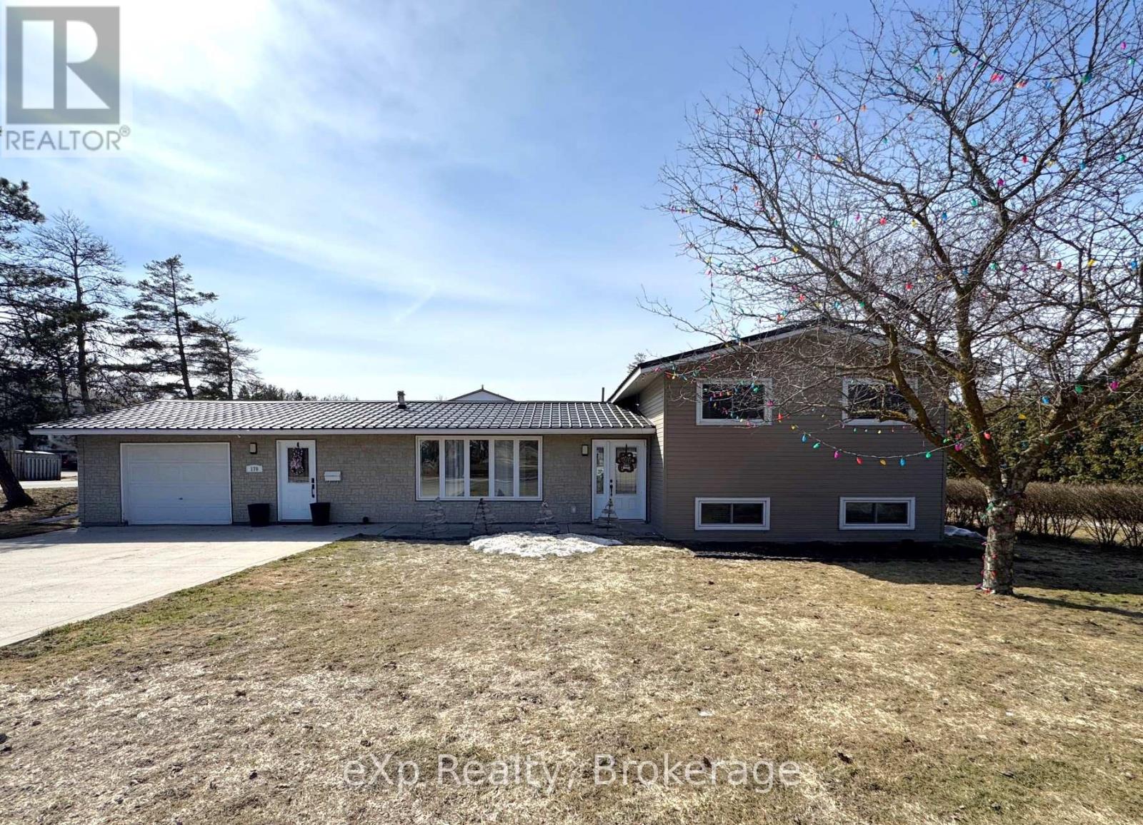 170 11th Avenue Property Photo 1