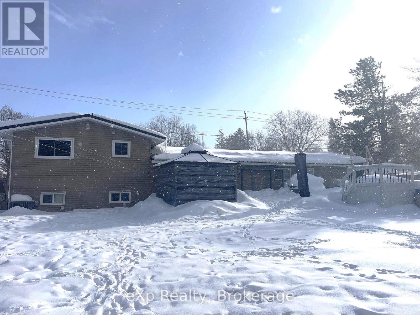 170 11th Avenue Property Photo 3