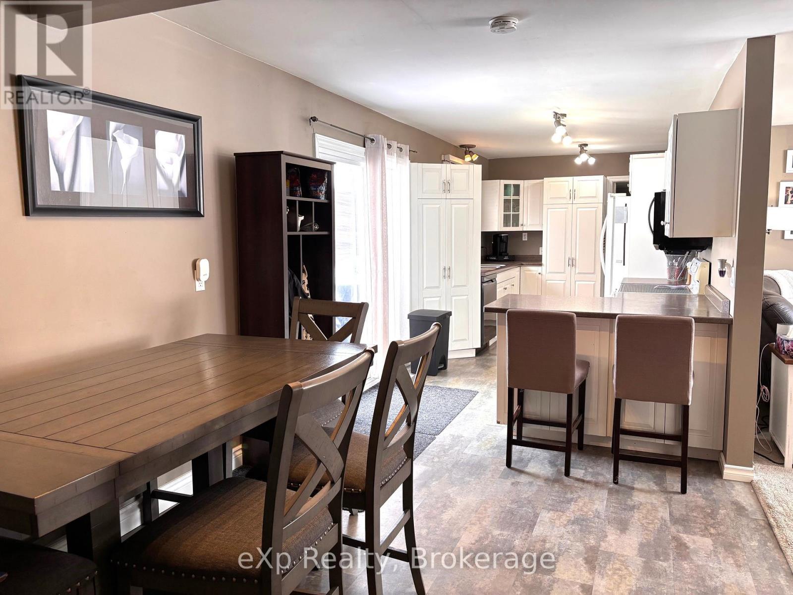 170 11th Avenue Property Photo 10