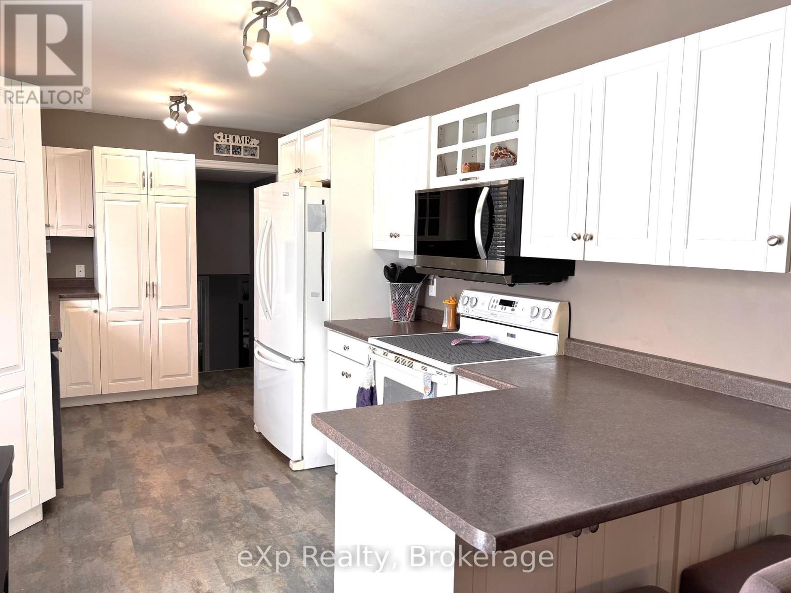 170 11th Avenue Property Photo 12