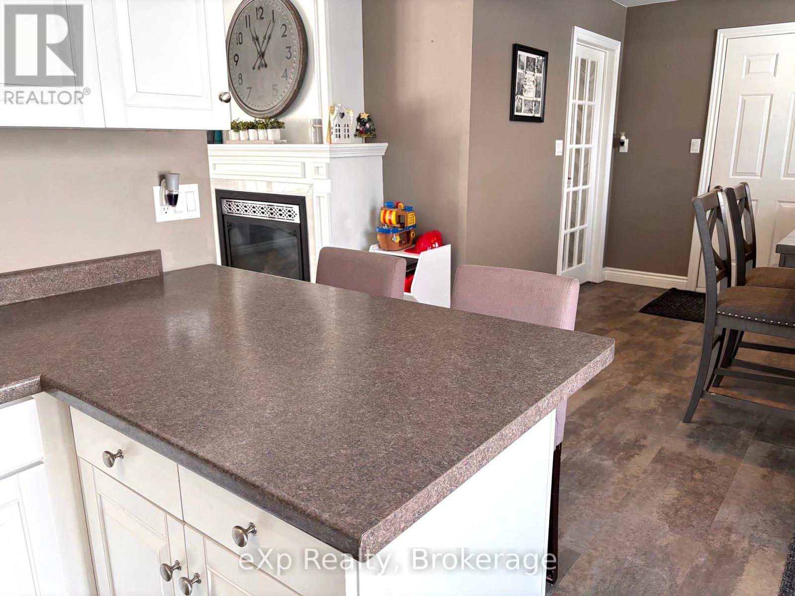 170 11th Avenue Property Photo 14