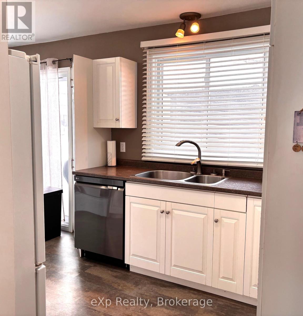 170 11th Avenue Property Photo 15