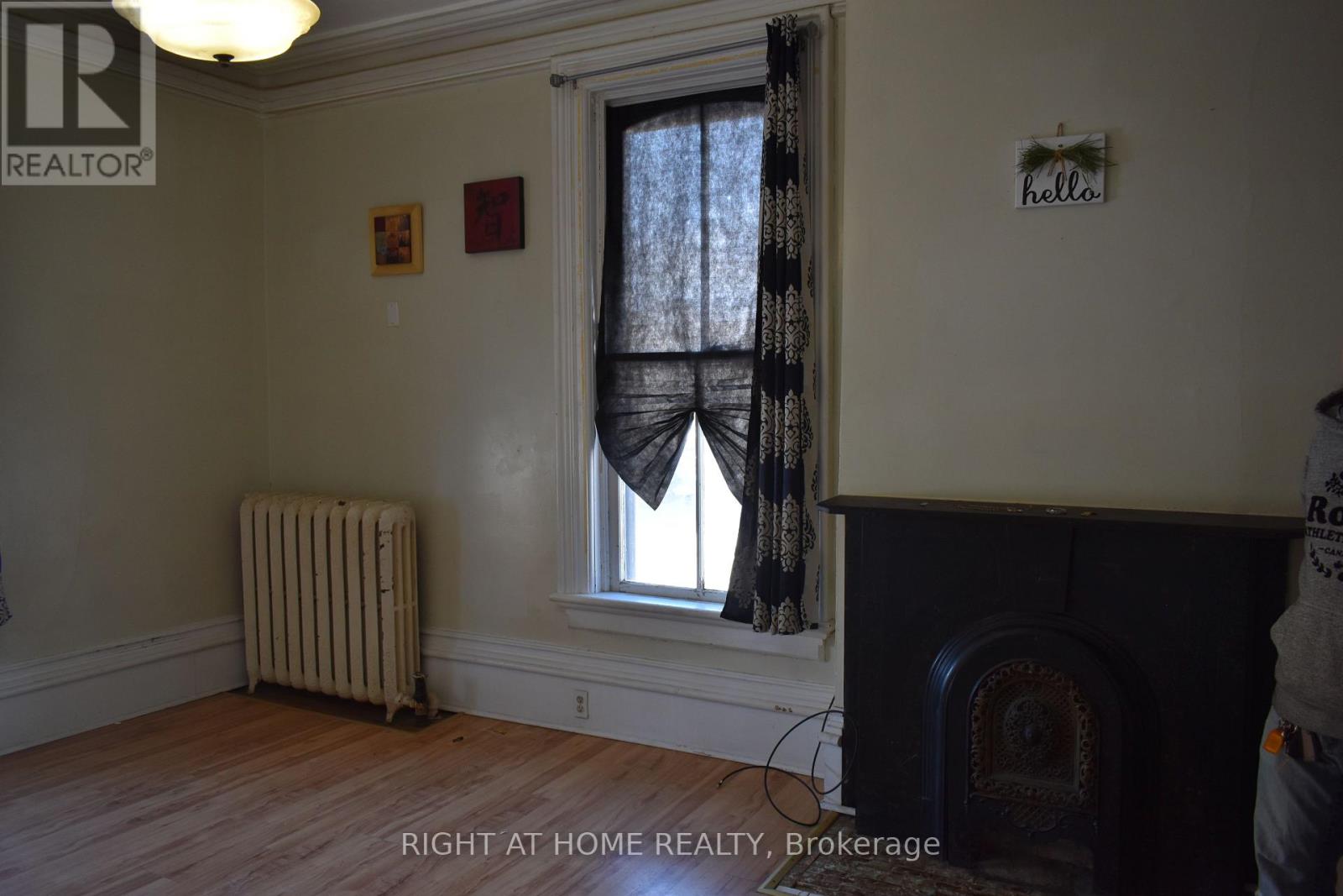 23 Glenelg Street W Property Photo 9
