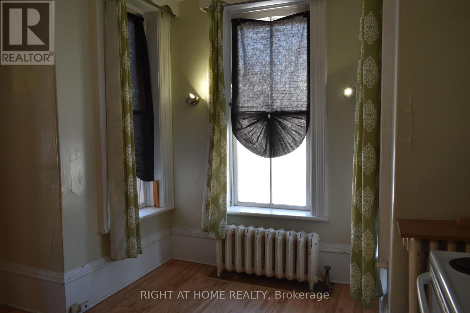 23 Glenelg Street W Property Photo 13