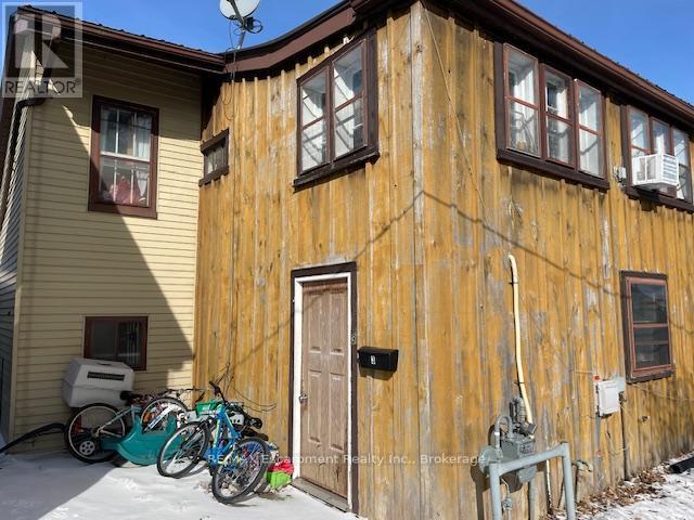 306 St. Patrick Street W Property Photo 3