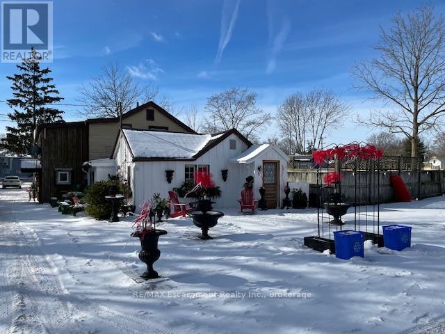 306 St. Patrick Street W Property Photo 5