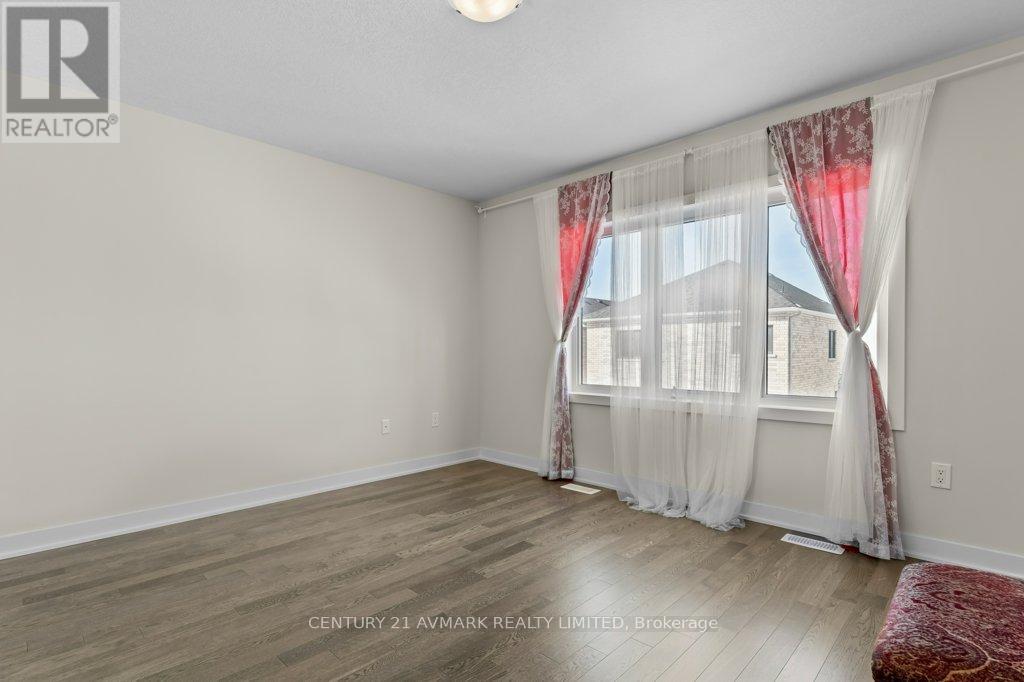 141 Keelson Street Property Photo 27