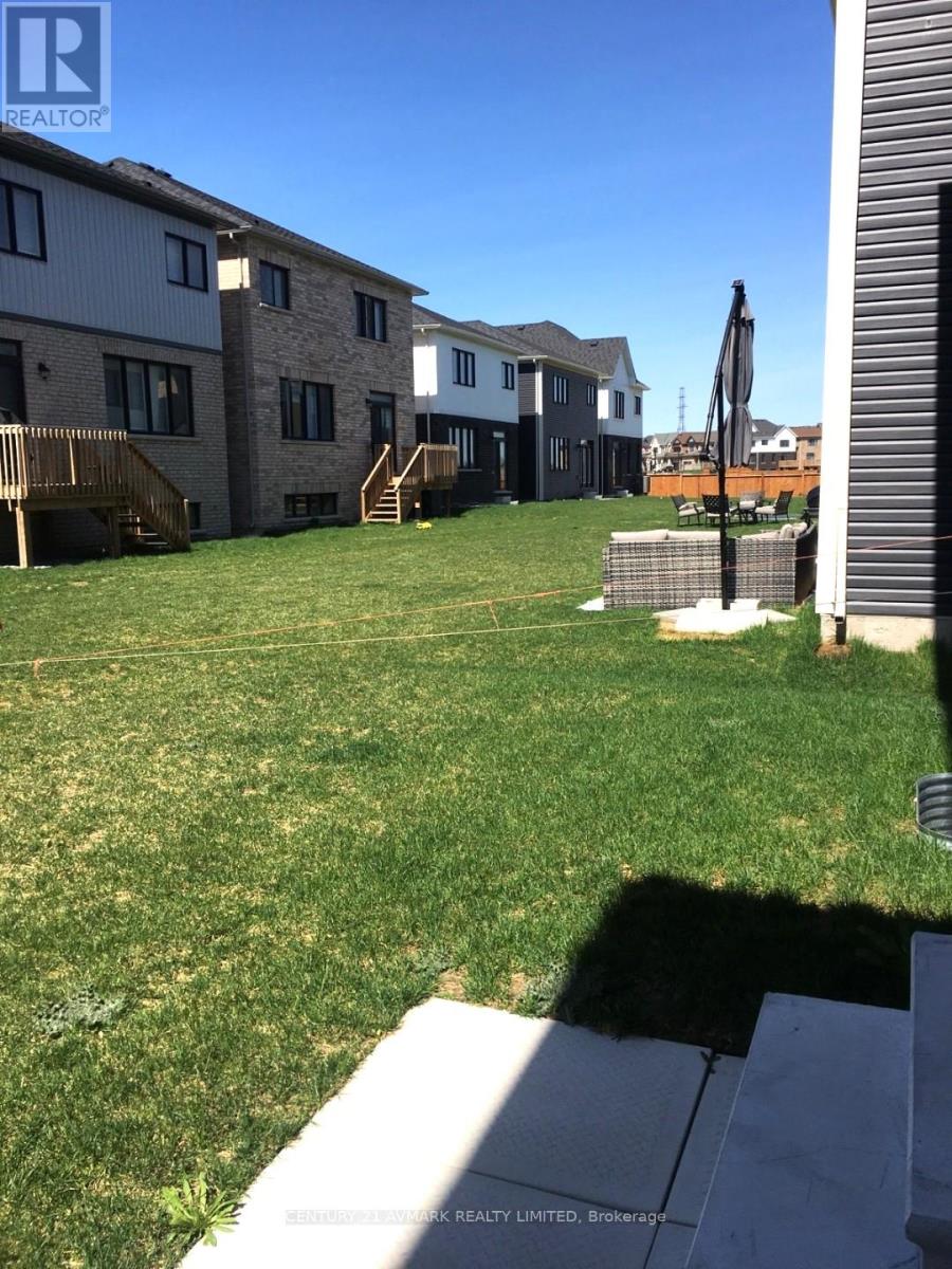 141 Keelson Street Property Photo 36
